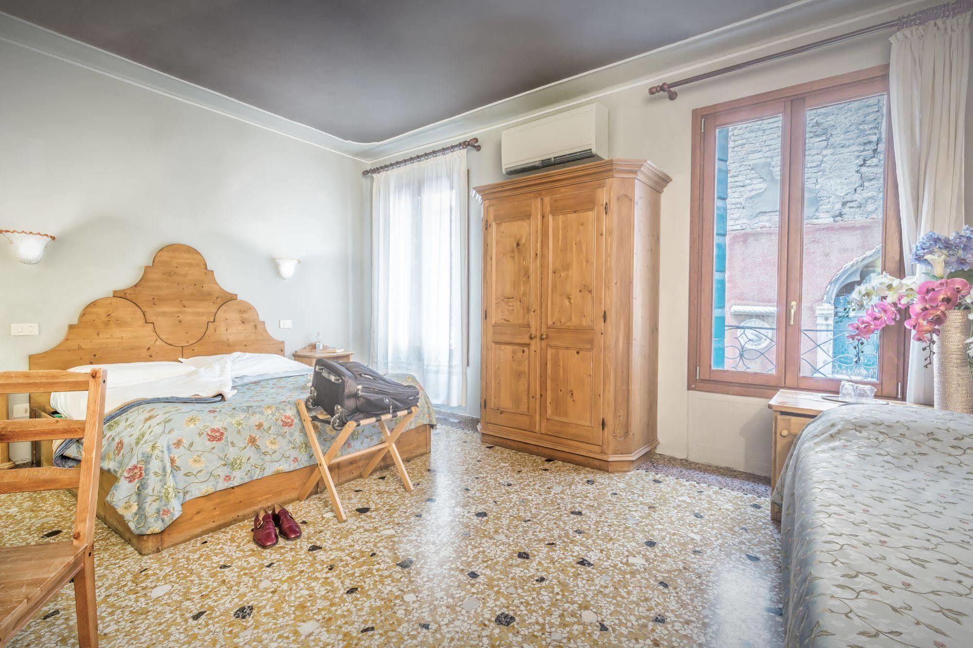 Locanda Bareteri Venice Luaran gambar