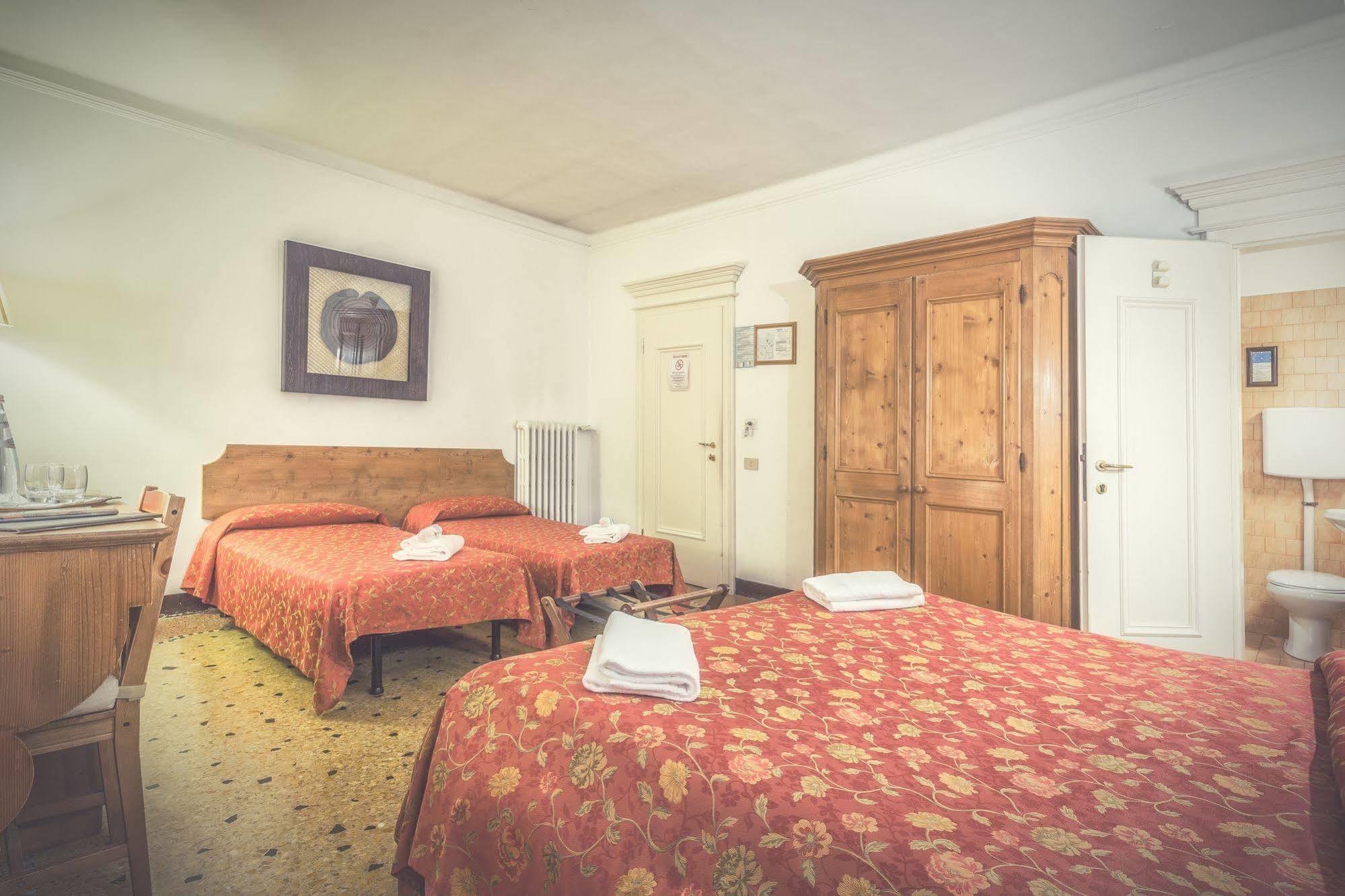 Locanda Bareteri Venice Luaran gambar
