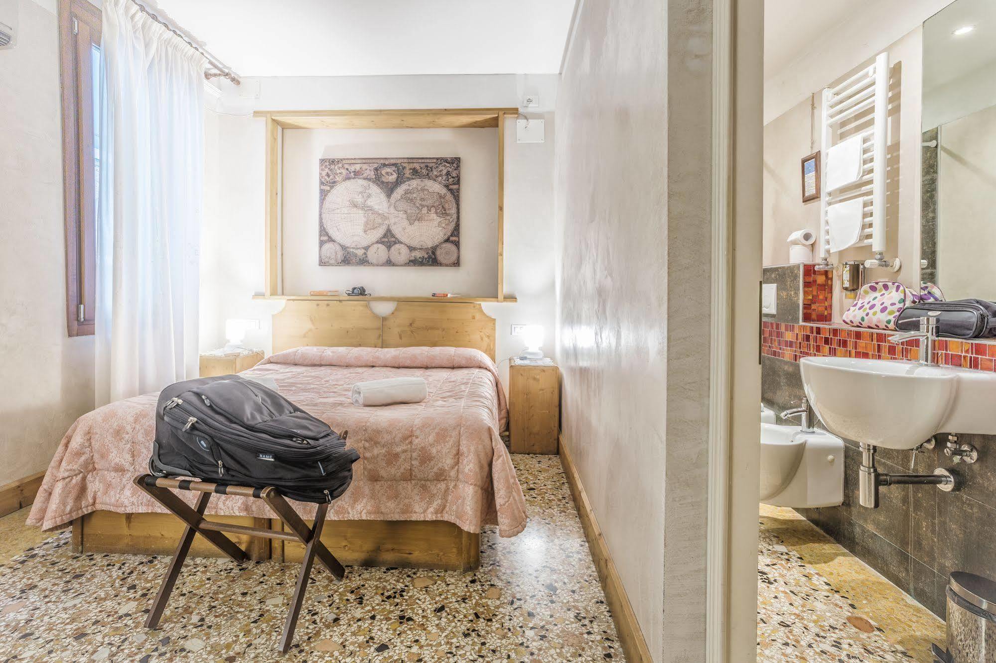Locanda Bareteri Venice Luaran gambar